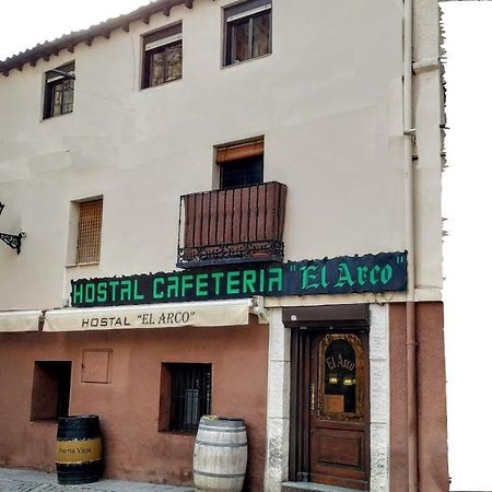 Hostal El Arco Almazán Zewnętrze zdjęcie